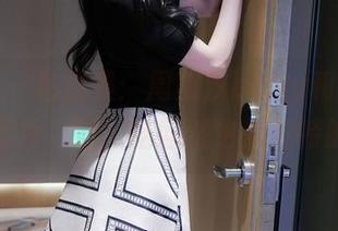秀人网 – 私拍集：周慕汐baby和她的粉色图片，唔，脑回路也挺独特的！