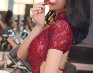 秀人网 – 跟随安然儿，漫游在旅拍的浪花里，作品集里那么多原图，挑哪一张好呢？