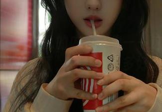 秀人网 – 安然儿的内衣全集——这个季节别穿秋裤了，挑件内衣多好啊！