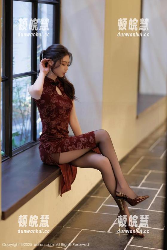 秀人网-小薯条nienie 秀人网 - 小薯条nienie的双腿私拍,处处都是丝袜,资源多到让你无处不在的“馋”!