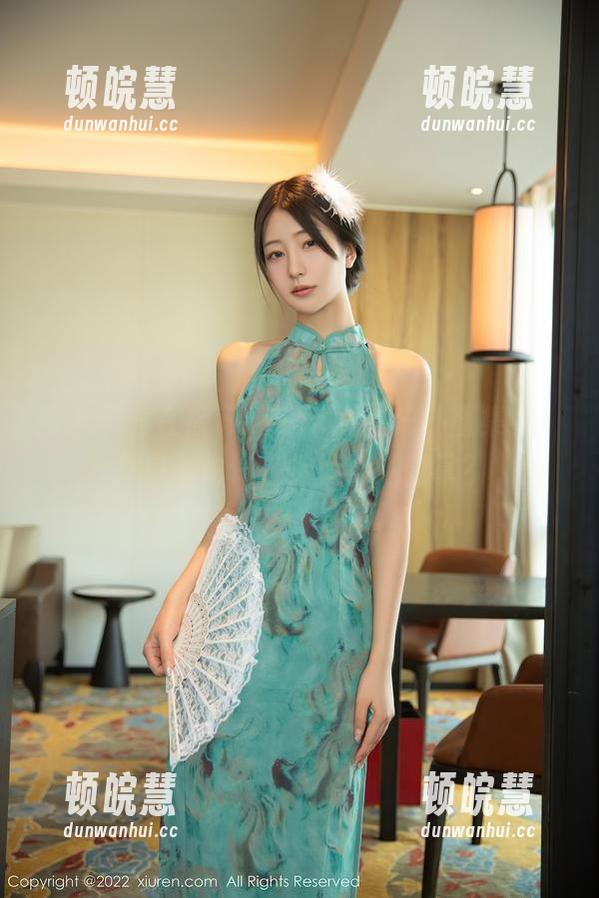 秀人网-徐莉芝Booty 秀人网 - 在徐莉芝Booty的户外图集中,大自然也许在悄悄给她鼓掌?