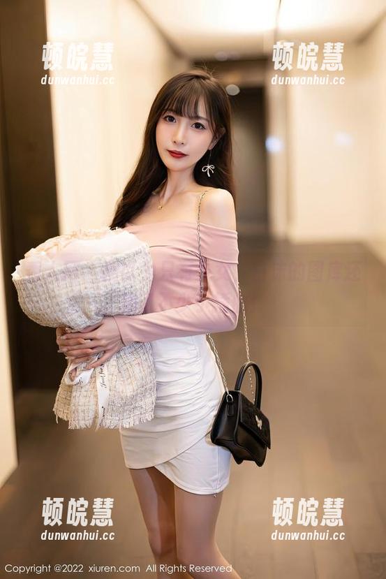 秀人网-白沫 秀人网 - 别以为只有少女,白沫的图库还藏了不少小插曲!