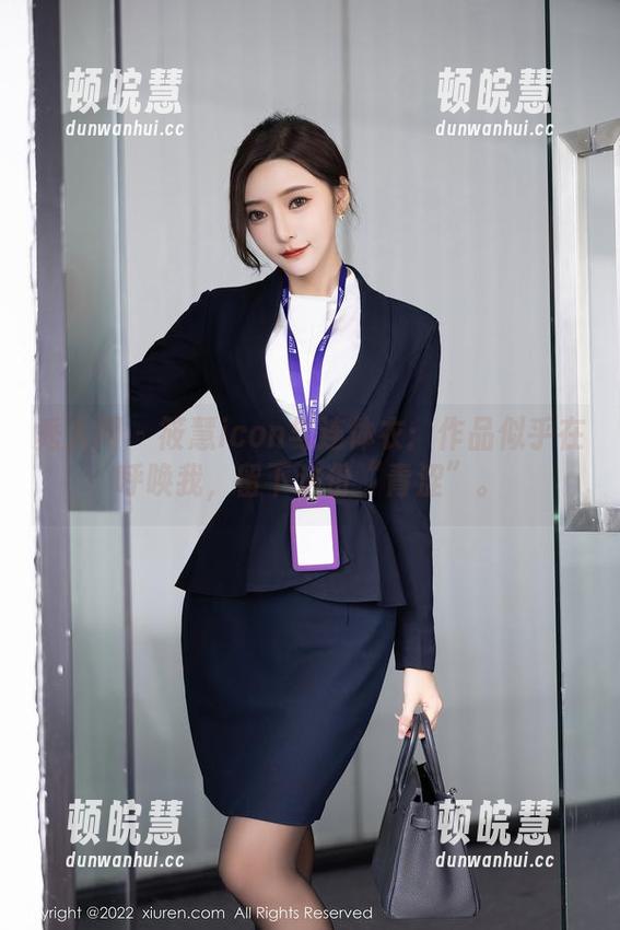 秀人网 - 筱慧icon与连体衣：作品似乎在呼唤我，留下这份“青涩”。