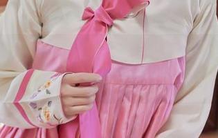秀人网 – 网盘里的陈雅漫VICKY——白丝到底怎么能这么好看？
