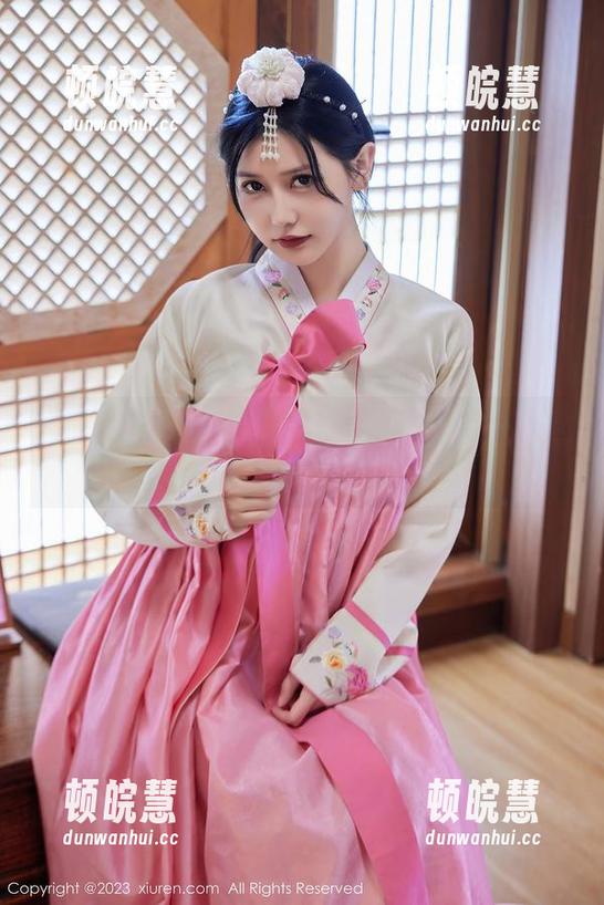 秀人网-陈雅漫VICKY 秀人网 - 网盘里的陈雅漫VICKY——白丝到底怎么能这么好看?