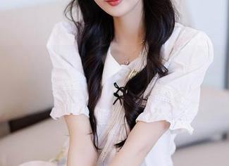秀人网 – 雪瑞Lisa：这“油亮”真让人停下脚步，没圣光的图包让一切都变得真实