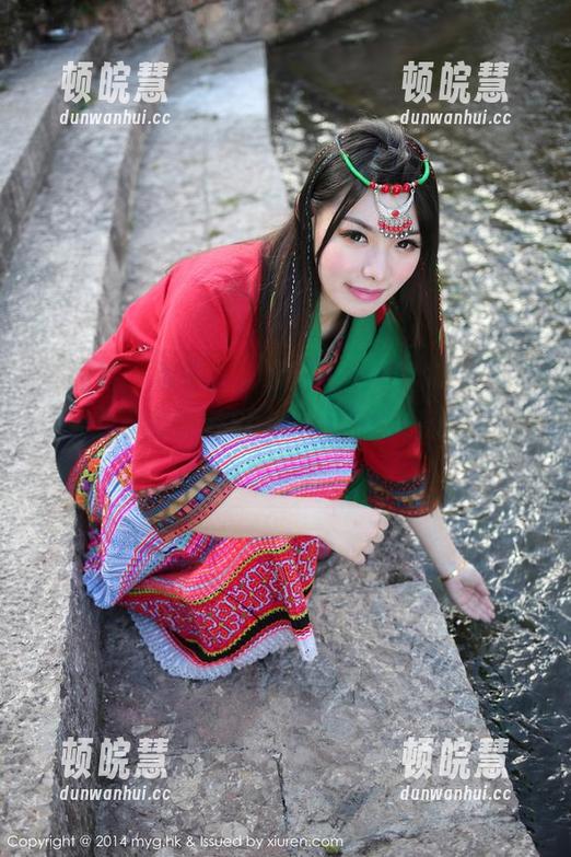 美媛馆-许诺Sabrina 美媛馆 - 那些人说水手服不适合每个人,结果我看到许诺Sabrina穿的那张图片,立刻反驳!