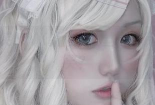芊川一笑MNK新作，白丝照里有多少微笑？