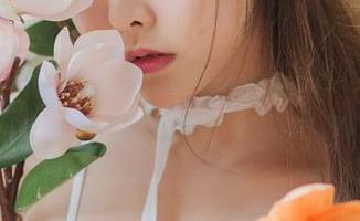 菠萝社 – 作品｜柳侑绮Sevenbaby的厨娘风情，似乎连那道菜都不甘寂寞了…