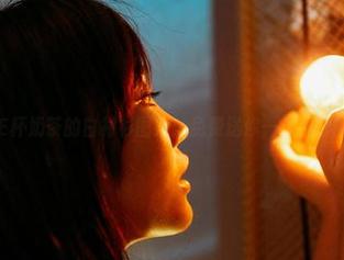 蜜桃社 – E杯奶茶的白衬衫图集：免费送你一缕慵懒的早餐气息