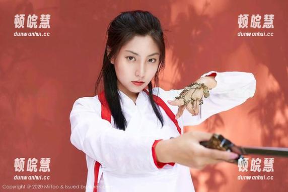 蜜桃社-萌美Moemi 蜜桃社 - 就这全套原图,萌美Moemi的秘密也太简单了吧。