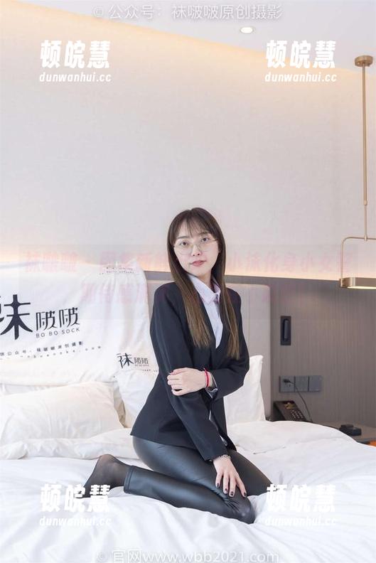 袜啵啵 - 图集新鲜出炉，小沫化身小女警，期待感满满，心里在小跳跃！