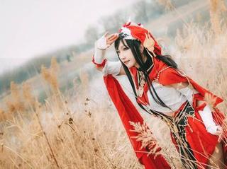 许多鱼鱼鱼的夏天作品：图包中的三五好友，一起喧闹的画面让我想起哪个海滩？