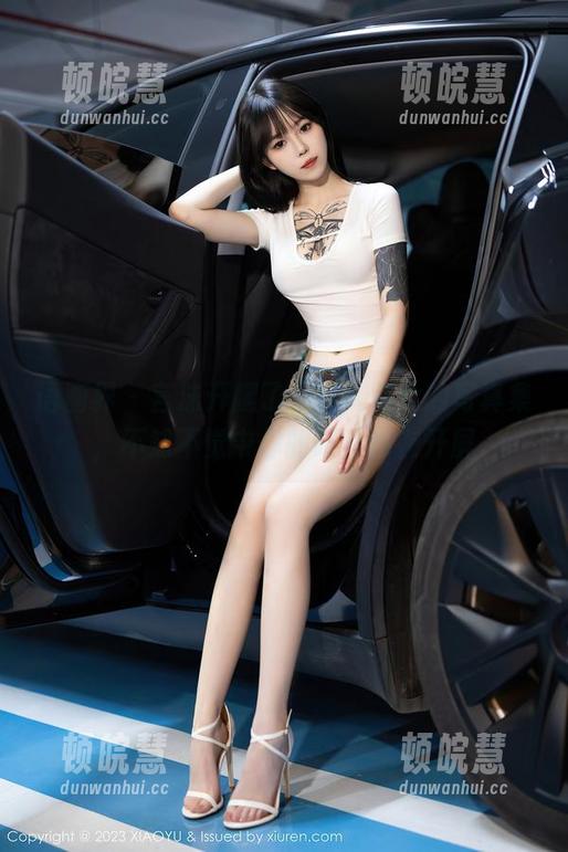 语画界-言沫 语画界 - 言沫开腿了,长腿美女的写真集,不知不觉中你的眼睛也在开屏