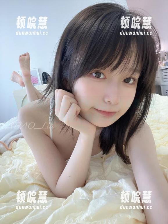 迷之呆梨 免费领取!迷之呆梨的春日少女合集,躺在草地上随便聊聊