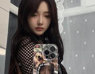 棉袜也能玩出新花样，雯妹不讲道理精选cos展现袜子界的时尚密码！