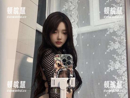 雯妹不讲道理 棉袜也能玩出新花样,雯妹不讲道理精选cos展现袜子界的时尚密码!