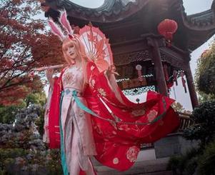 露儿大魔王运动写真合集：看！在理想和现实之间徘徊的完美桥梁！