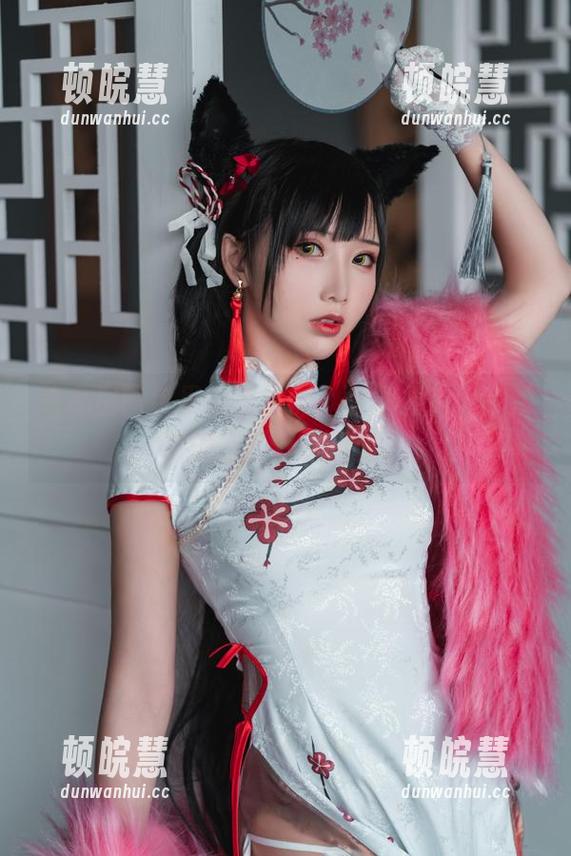 面饼仙儿 这私房图包里的黑蛇袜,面饼仙儿,你到底黏上了什么魔法?