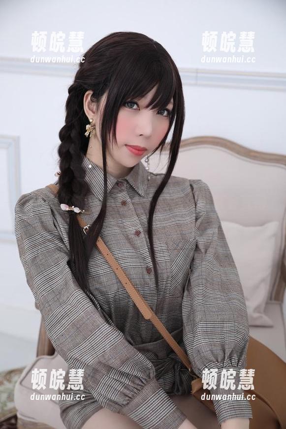 鹿野希 鹿野希泳衣小图集:下载后你可能会变得更加晴朗?