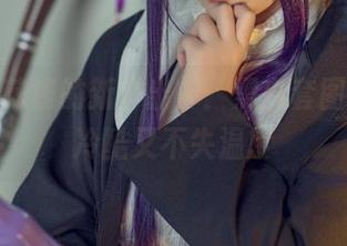 麻花麻花酱的新鲜出炉：黑白套图更新，冷酷又不失温度